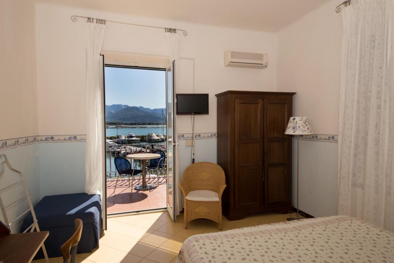 Hotel Sette Archi Bocca di Magra Екстериор снимка