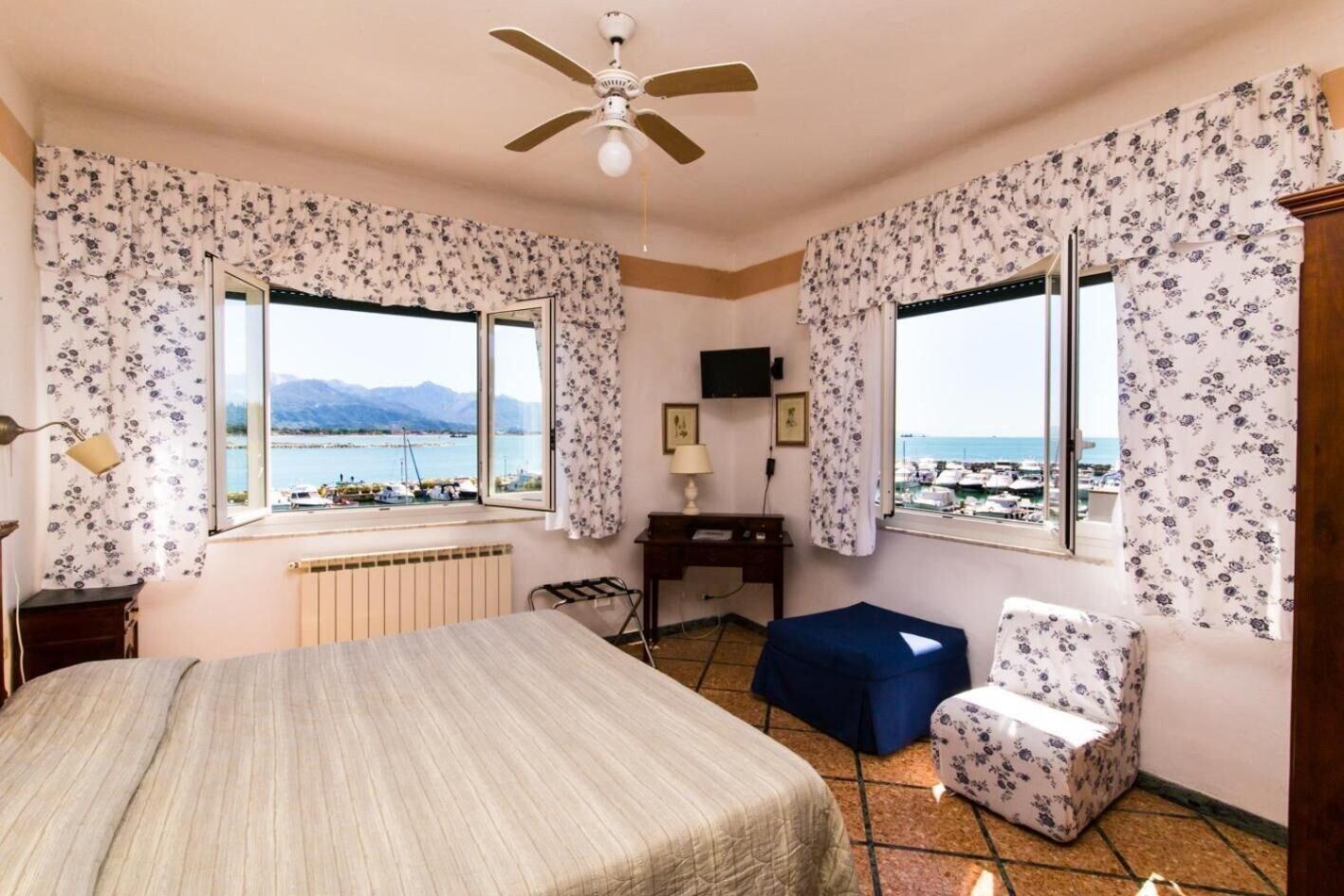 Hotel Sette Archi Bocca di Magra Екстериор снимка