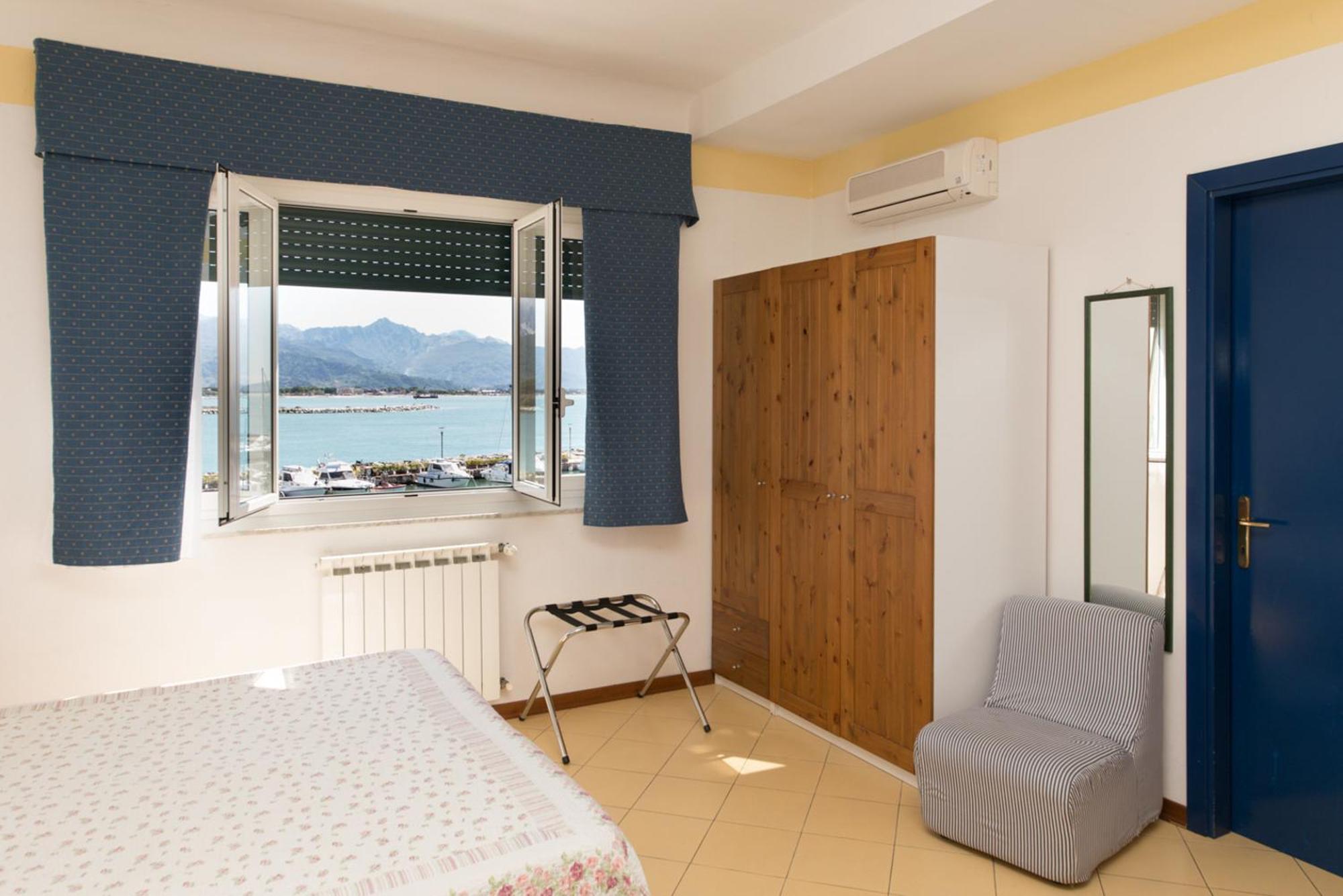 Hotel Sette Archi Bocca di Magra Стая снимка