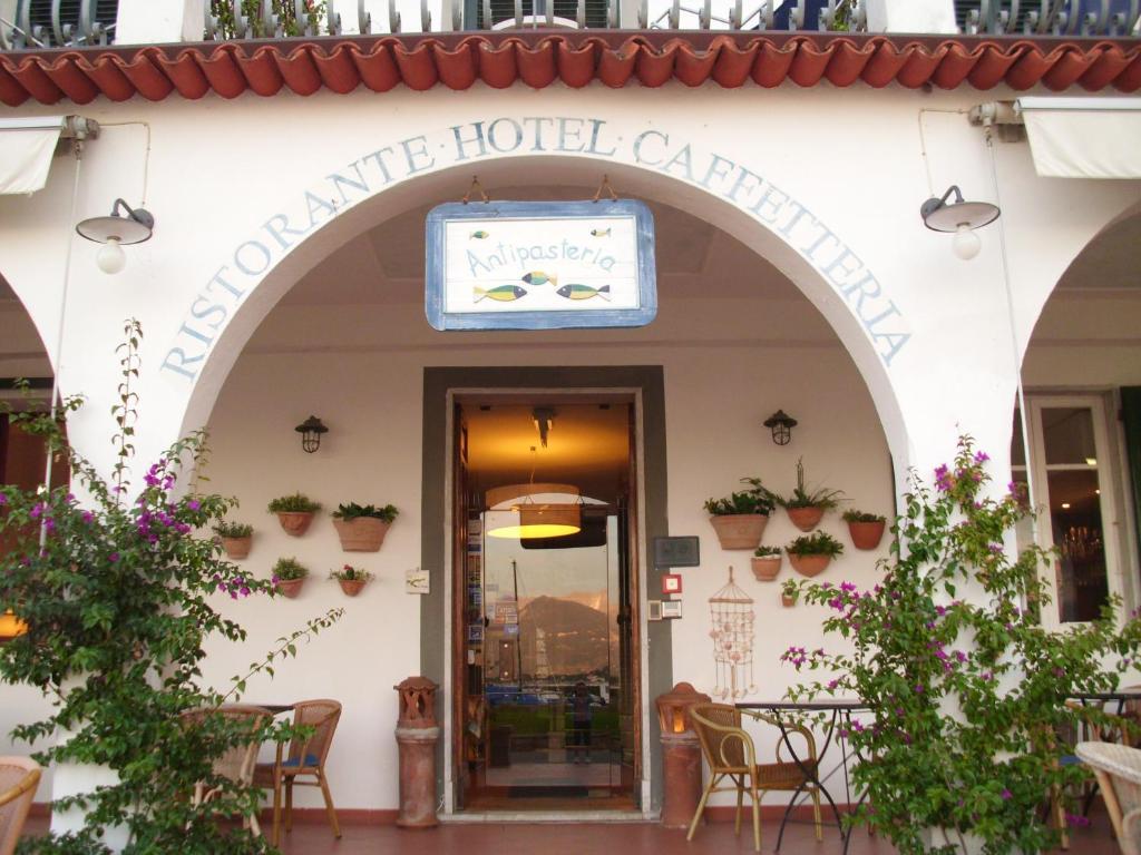 Hotel Sette Archi Bocca di Magra Екстериор снимка